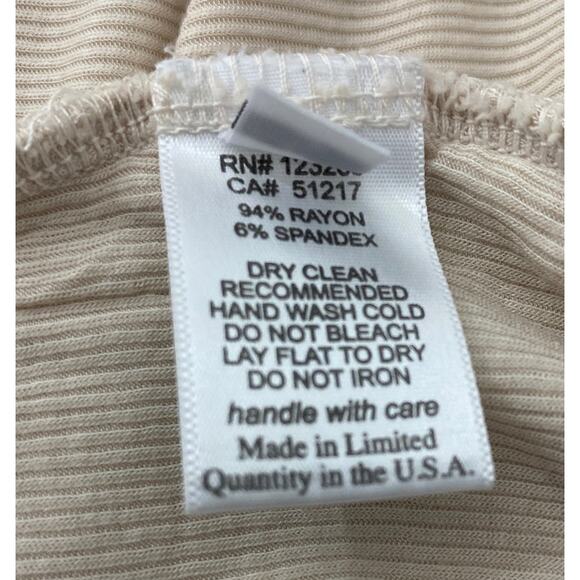 NWT Michael Lauren Size S Fitted Double V-Neck Open Shoulder Top Thumbhole - Picture 7 of 7